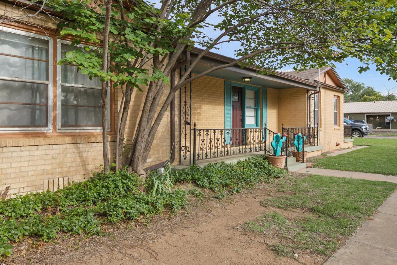 Luxury Oasis- 1 Bedroom Romantic Getaways Lubbock Dış mekan fotoğraf